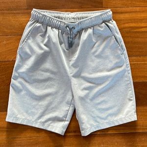 Boys Vineyard vines performance shorts size 16